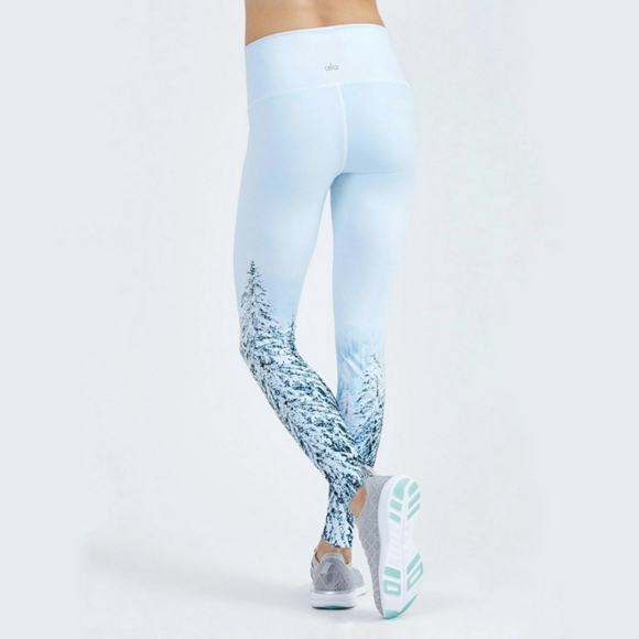 *Rare Alo Yoga High Waist Winter Landscape Legging - Picture 4 of 5